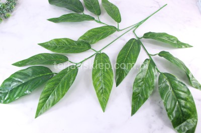 Gałąź z liśćmi orzecha CL710 A (12 szt) ziel.