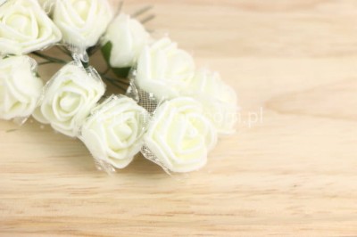 Różyczki piankowe na druciku (72 główki) OL M10H cream 011