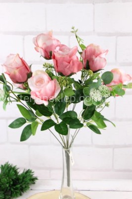 Bukiet róż z dodatkami G040 lt pink