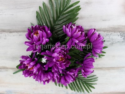 Kompozycja chryzantem z liśćmi palmy H235 c.fiolet cieniowany